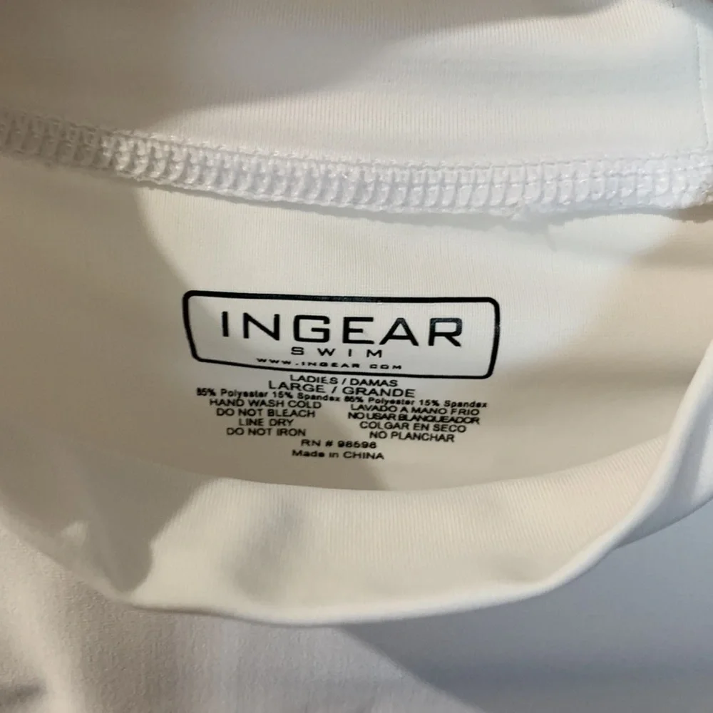 Swim Ingear top size Large for women
